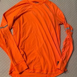American Eagle active long sleeve